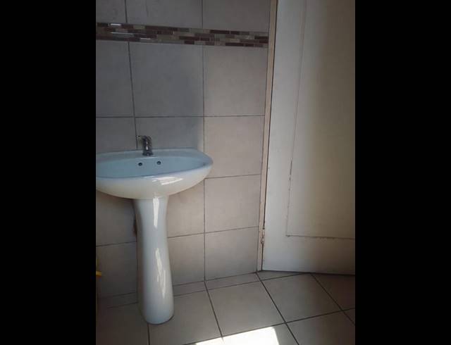 10 BEDROOM HOUSE FOR SALE IN BEREA
